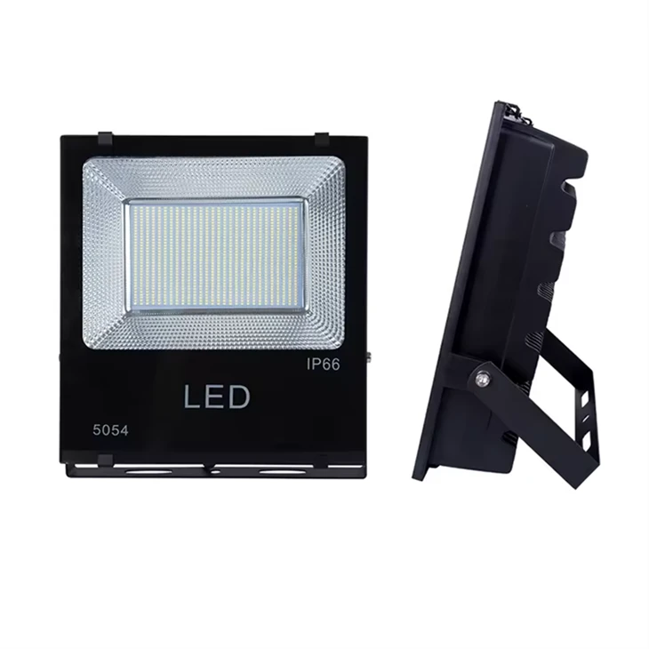 نورافکن LED زمین بازی